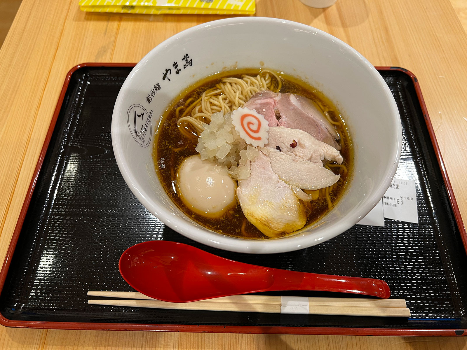 創作麺 やま鳶の福島地鶏 川俣軍鶏らぁ麺、トッピングに特製味たま。